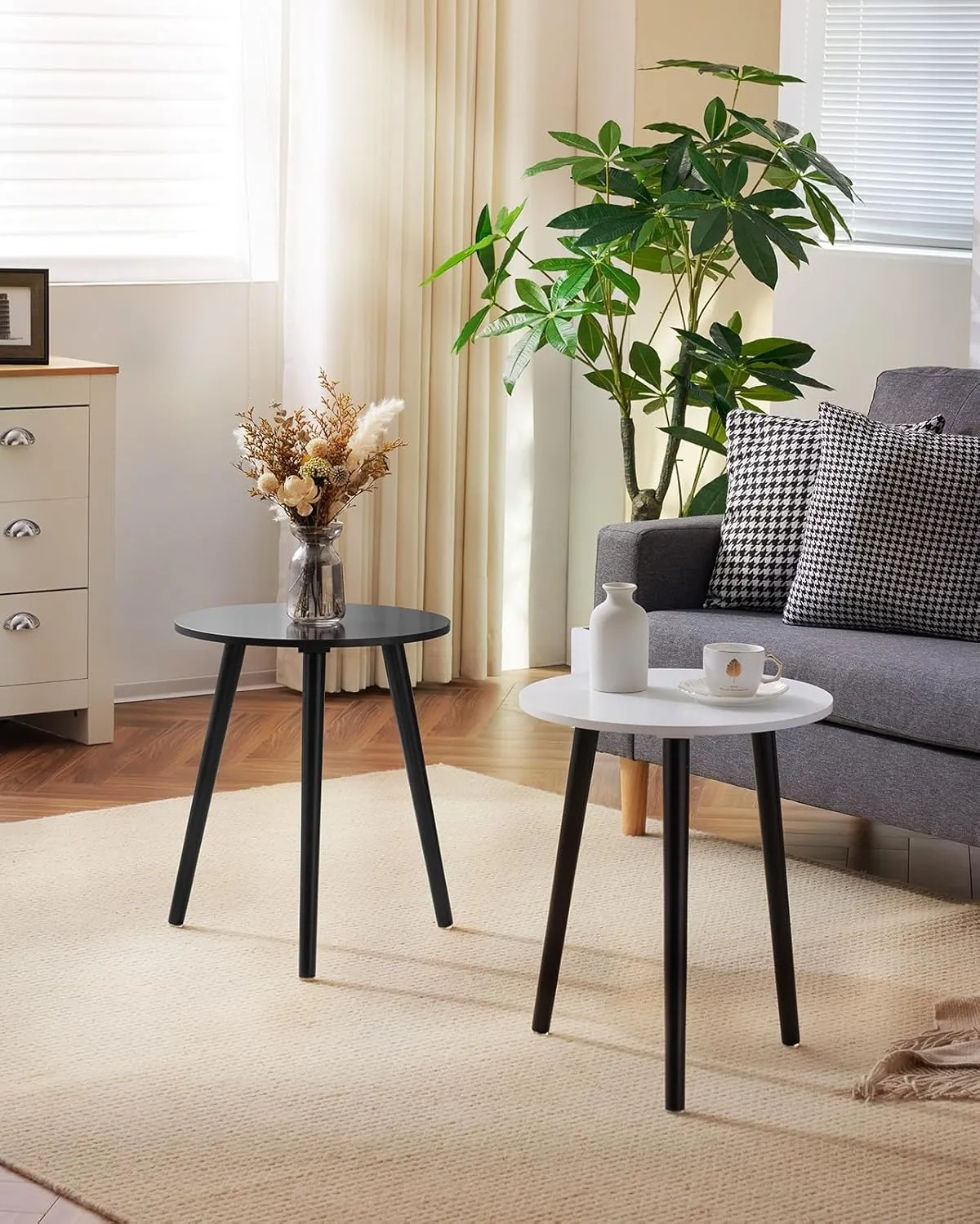 Apicizon Round Side Table Set of 2, Black Nightstand Coffee End Table for Living Room, Bedroom, Small Spaces, Morden Side Table Home Decor Bedside with Wood Legs, 16.5 x 20.5 Inches