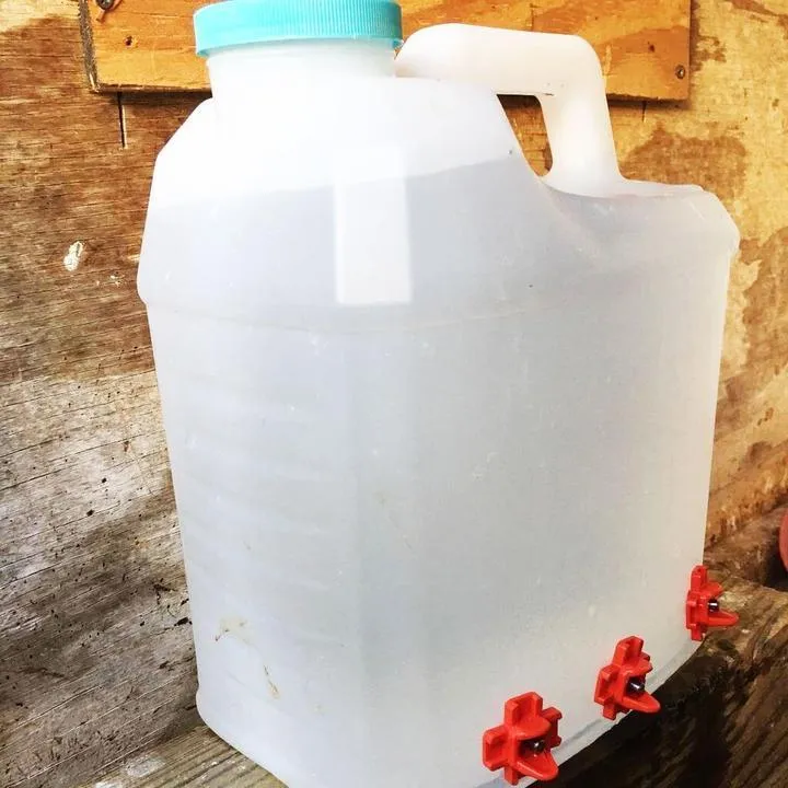 【Buy more save more】Horizontal Side Mount Chicken Waterer