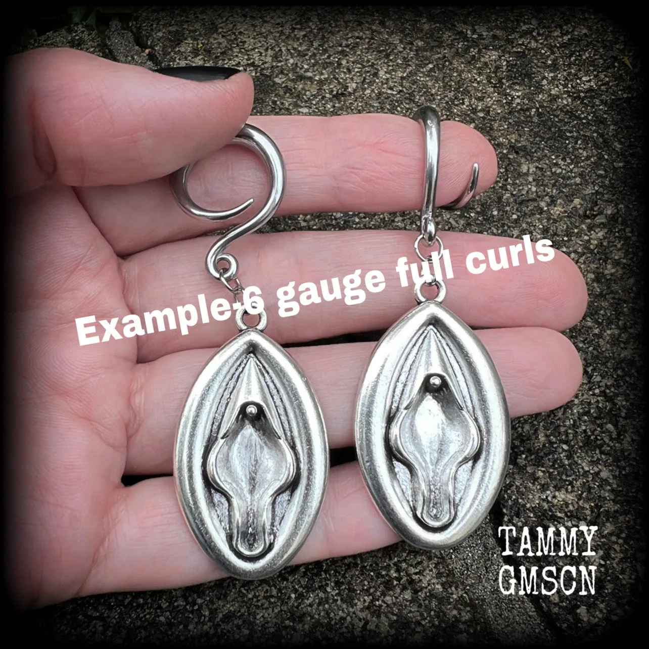 Vagina earrings-Pierced clitoris earrings